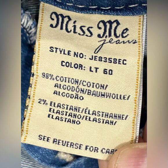 Miss Me Easy Crop Mid Rise Distressed Jeans 31x21.5 Bling Pockets EUC - Picture 10 of 13